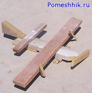 деревянный самолетик