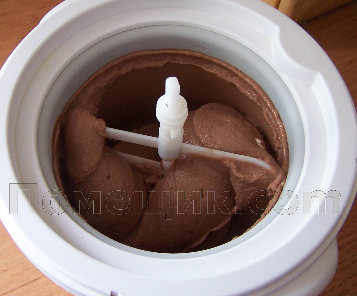 мороженое с какао в мороженице